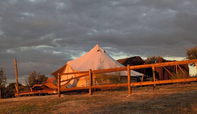 Glamping with private kitchen and bathroom in your tent