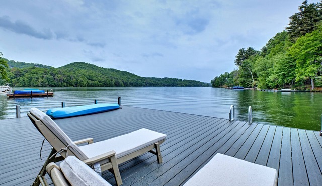 Glenside at the Point - Lake Front Home With a Private Dock and Plenty of Outdoor Space in Cullowhee