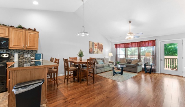 Heavenly Hideaway 2 Bedroom Condo by RedAwning in Branson West