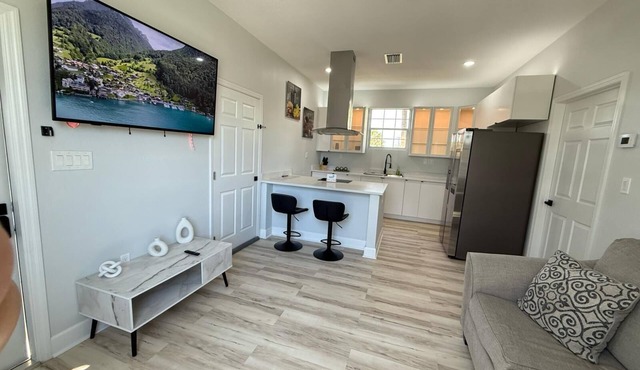 Hidden Getaway - Apartment A in Tampa