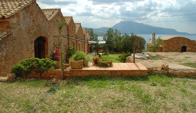 Historical Villa bordering the sea coast in the Natural Reserve of Monte Cofano