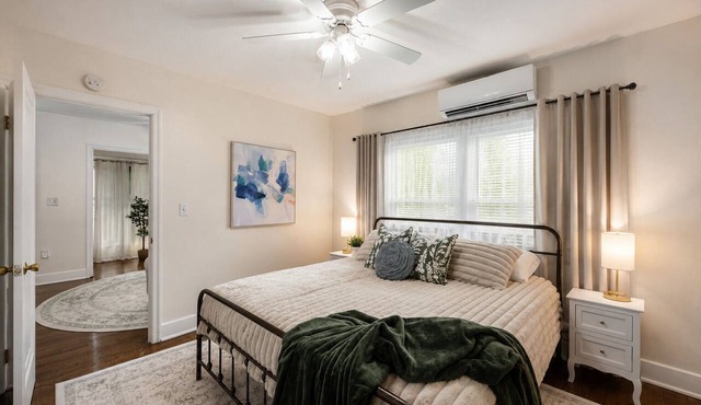 Historic Uptown 2BD 1BA - 8 min to Downtown & Pier