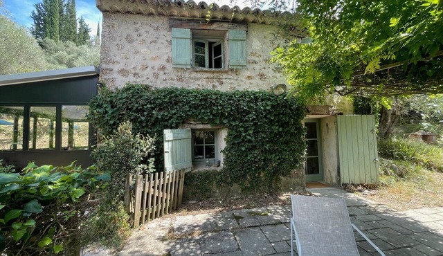 Holiday Home 'La Bergerie dans les oliviers' with Mountain View, Shared Pool & Wi-Fi