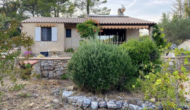 Homerez - Villa for 12 ppl. with swimming-pool and garden at Entrecasteaux in Entrecasteaux
