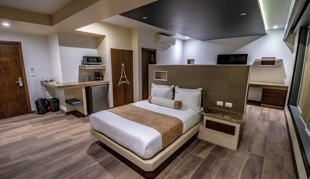 Hotel Eiffel in Ensenada