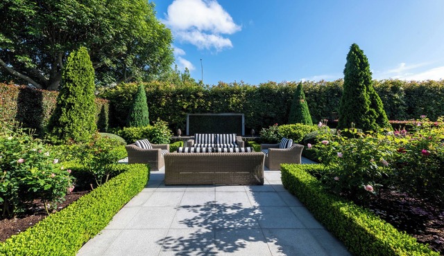 If you want to enjoy the very best Herne Bay, Auckland has to offer, then Villa Palatial Estate delivers. in Auckland