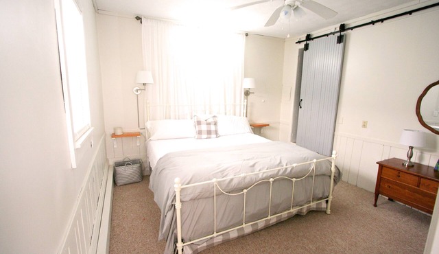 Immaculate barn apartment on stunning property in beautiful Brevard, NC! in Brevard