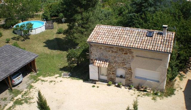 Independent gîte, private swimming pool and large garden, quiet, activities. in Le Martinet
