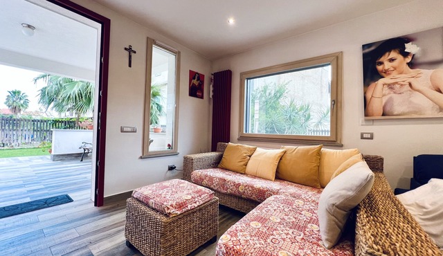 Ivana's house- BEAUTIFUL VILLA just a few minutes from the sea and the airport!