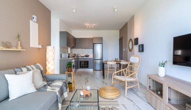 Ivory 1-Bedroom Apartment in Aradipou