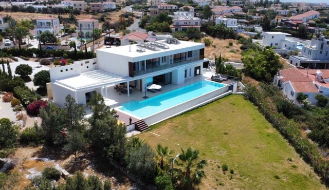 J&C Luxury Villa Infinity Pool & Views Seacave 7 Luxury Suites