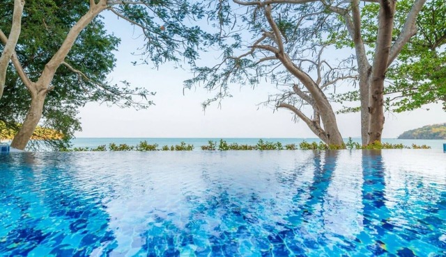 Koh Sirey Beachfront Pool Villa in Tambon Ratsada