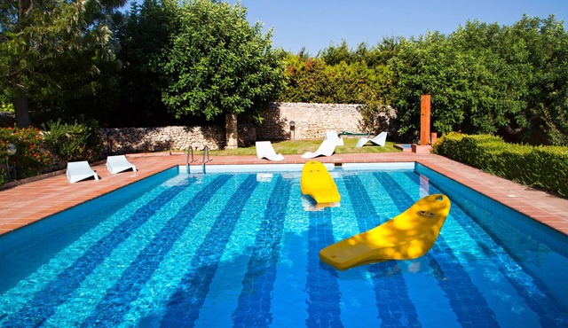 La Casetta Sicilian Cottage with sharing pool