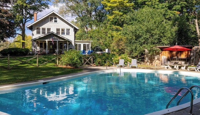 Lakefront Getaway w/Private Nordic Spa + Hot tub
