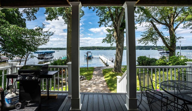 Lakefront, Private Dock, Pet Friendly, Fire Pit in Delavan
