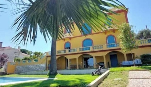Large apartment in villa with garden and pool in Saint-Laurent-du-Var
