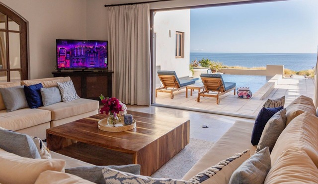 Large Luxury Beachfront Villa with Pool, Paddleboards, Golf Carts- Family Ready! in Loreto