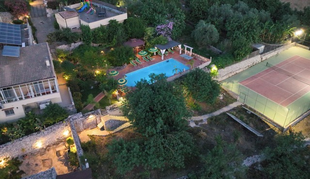 Large villa with solar htd pool,tennis court,jacuzzi hot tub,playground for kids