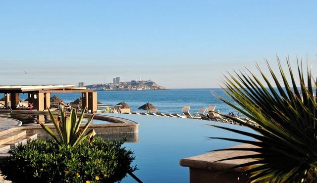 Las Palomas 3 BR/3BA 360/485 Stay 7 nights get one free