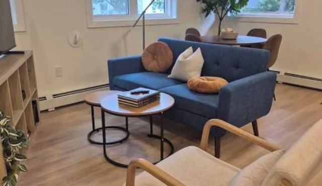 Leif - Spacious Garneau Retreat | 4 Beds | Sleeps 6