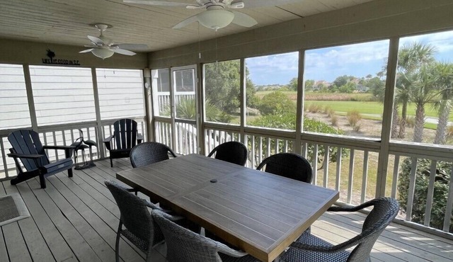 Lovely 2 bedroom Golf Shore villa on the 17th hole on Seabrook Island