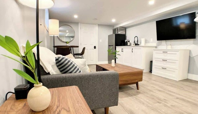 Lovely Studio - Spotless, W/D, Parking, Private in Arlington