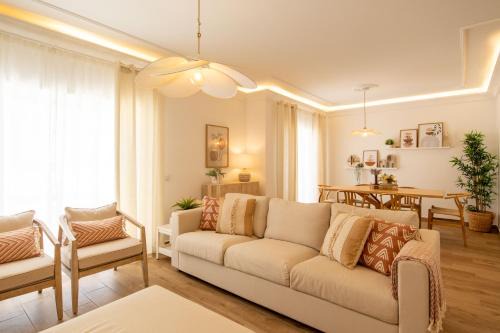 Luxuosa Villa com Piscina, Garagem e Vista Mar in Tavira