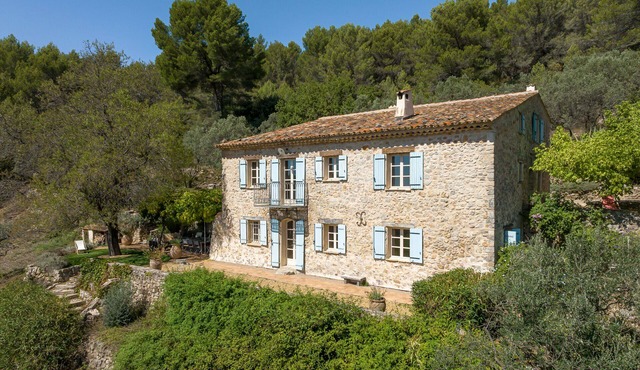 Luxurious restored farmhouse with olive grove, swimming pool, and superb views in Callas