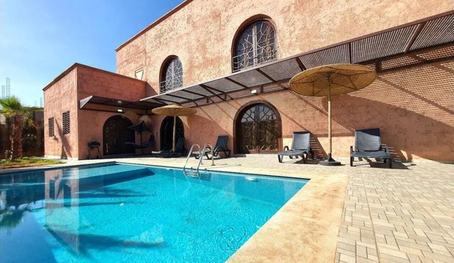 Luxurious villa, with heated swimming pool. VIP concierge service in Marrakech