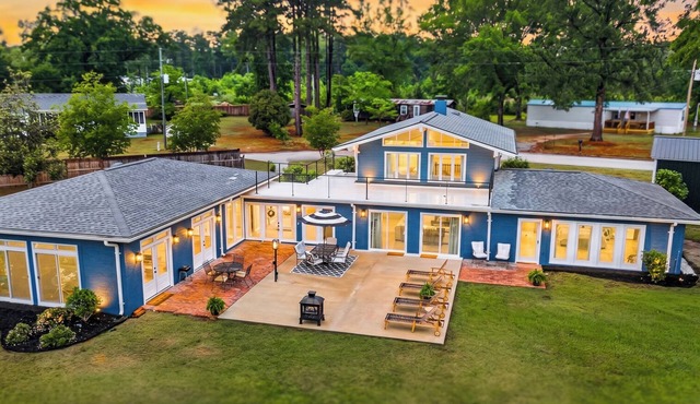 Luxury 4-Bedroom Lake Marion Retreat w/Rooftop Deck & Spacious Outdoor Living