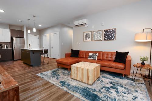 Luxury Apartment with Gym, Steps From Commuter Rail #2009 in Reading