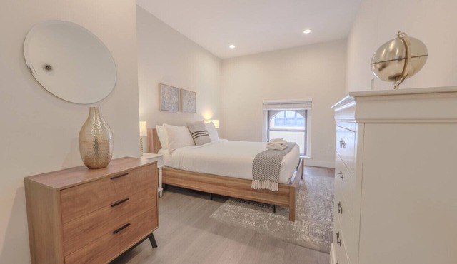 Luxury at a Discount! 2br/2ba | 200mbps Internet