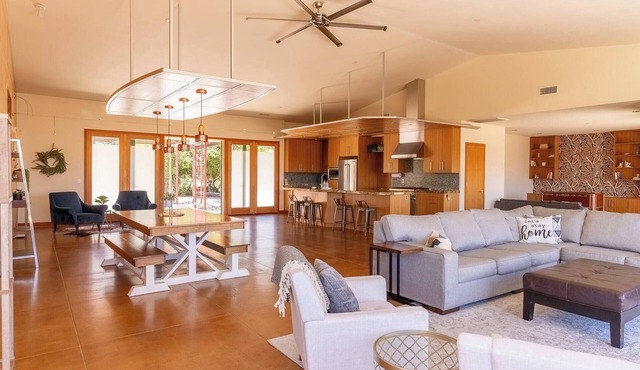 Luxury Mountain Estate Sleeps 11 in Valley Center