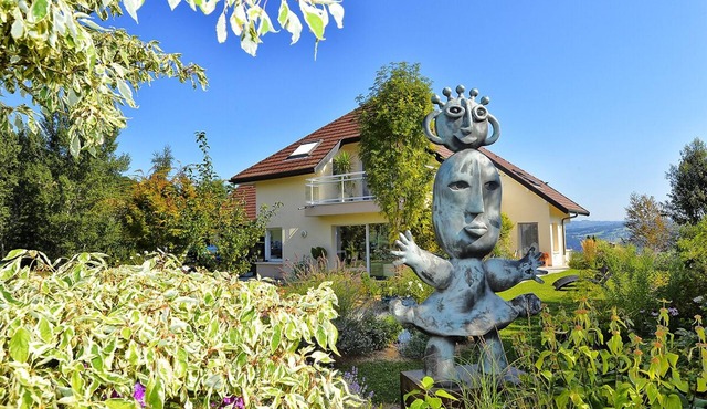 Luxury villa between Annecy and Geneva with magnificent mountain views