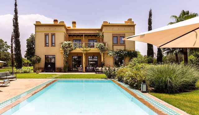Luxury Villa with private pool and Golf