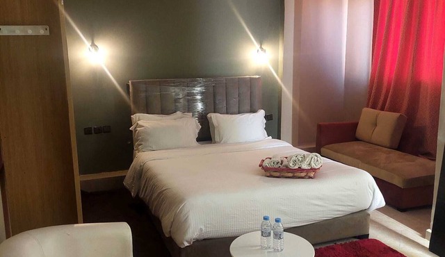 Lyron Hostel