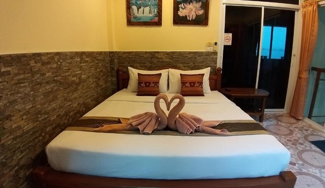 Mae Somboon House