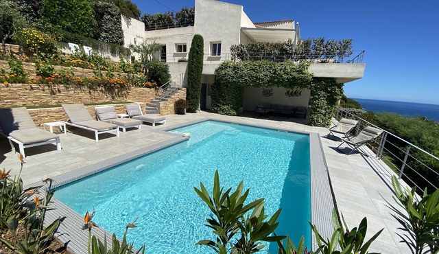 Magnificent contemporary villa with superb sea view classified 5*. in Sainte-Maxime