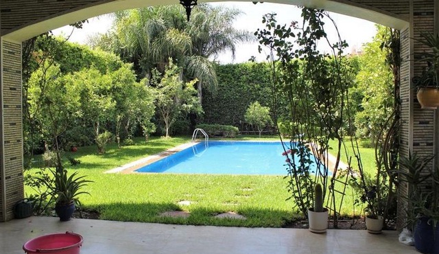 Magnifique villa avec piscine chauffée que pour famille in Marrakesh