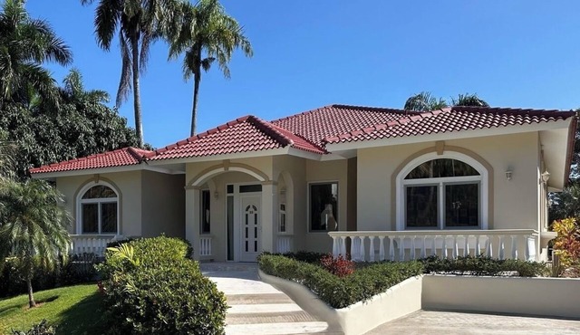 Marvelous Villa 35 Residencial Hispañola Sosua, WIFI, Air Conditions, Jacuzzi