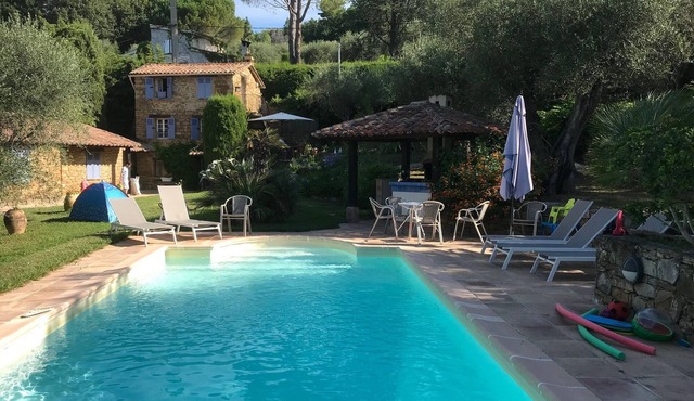 Mas Avec Piscine Privée. Cadre Idyllique. Grand Jardin. 30 Minutes de Nice in Contes