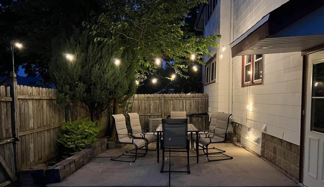 Mins to State Fair & AmFam Field |Sleeps 12|4BR + Parking in Milwaukee