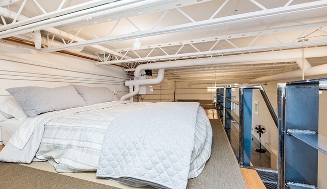 Modern Loft Haven | BBQ, Sleeps 6 | in Calgary