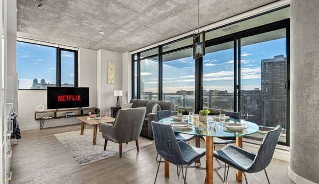 Modern Rustic Charm w/Tower Views, Pool & Gym in Calgary