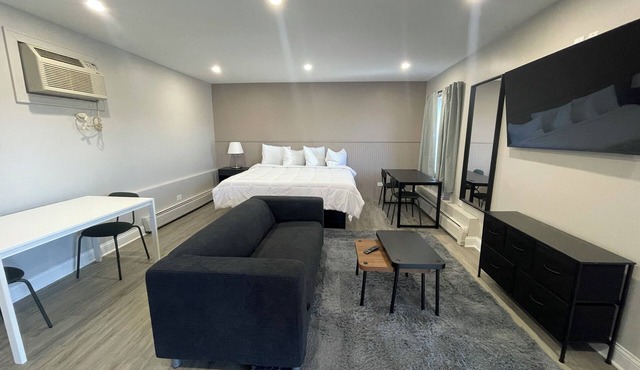 Modern & Spacious Studio Suite in Worth