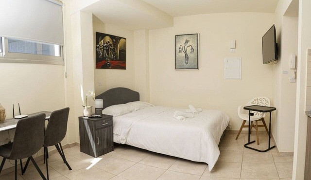 Modern stylish studio, historic center, near beach