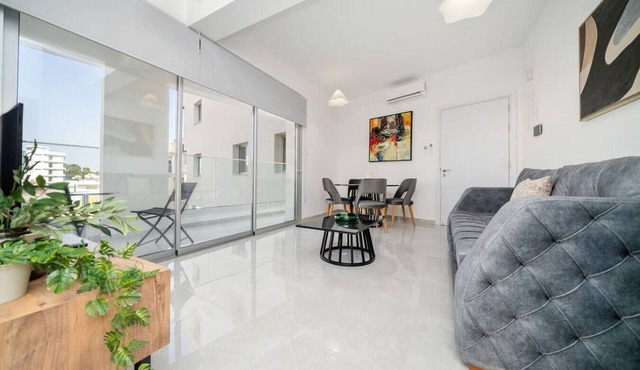 New 2 bedroom flat in Aglantzia