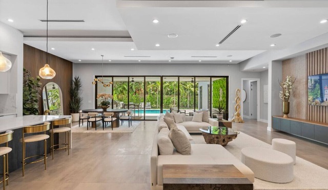 New construction 4-bedroom villa amazing location in Fort Lauderdale