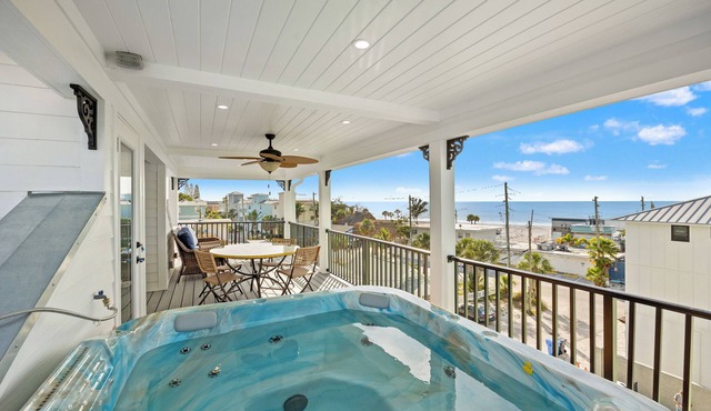 New Luxury Villa on Sunset Beach, Roof Top Spa, Gulf Views, Outdoor Kitchen