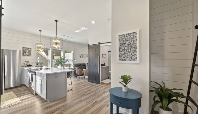 NEW! Modern cottage and perfect location! in Bluffton